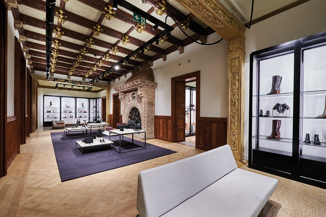 Standard Post With Left Sidebar